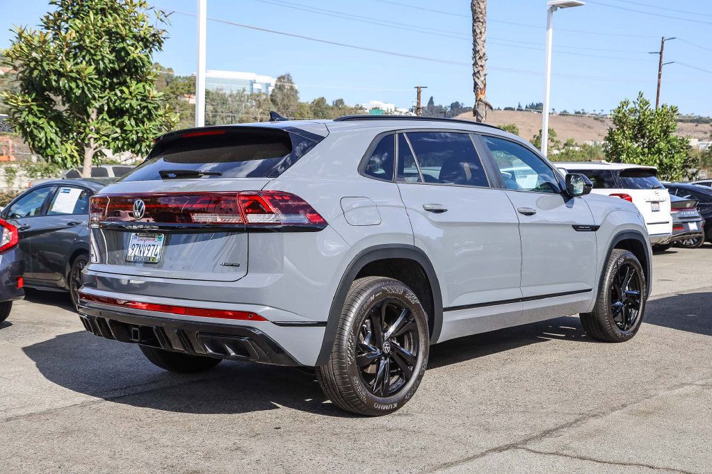 Used 2025 Volkswagen Atlas Cross Sport SEL R-Line AWD/4WD image 6