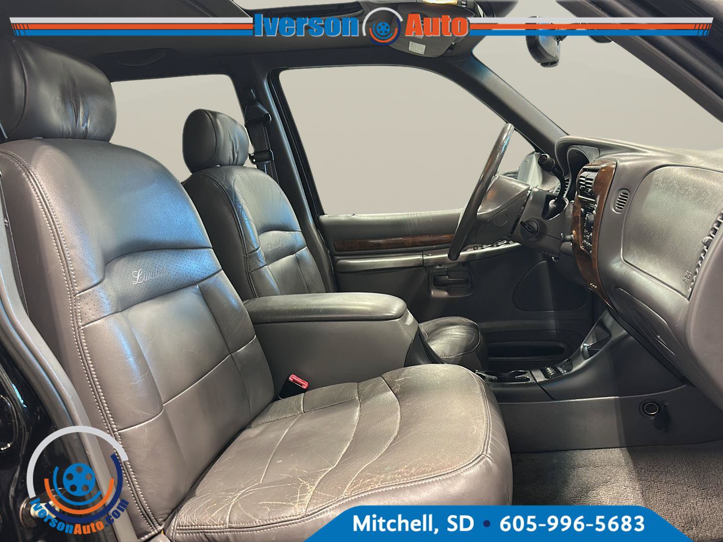 Used 2000 Ford Explorer Limited AWD/4WD image 32