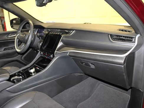 Certified 2023 Jeep Grand Cherokee Altitude AWD/4WD image 27