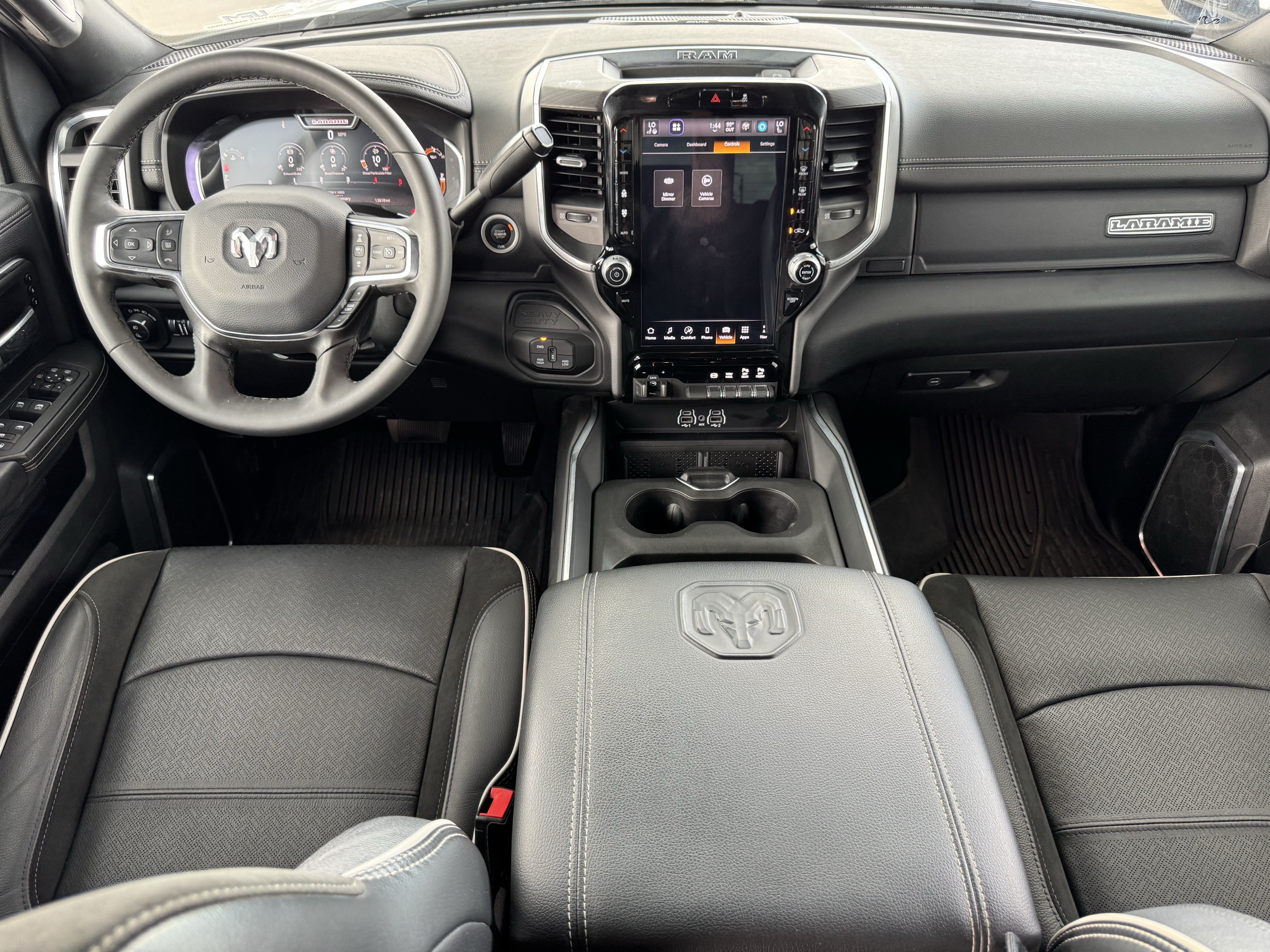 Used 2025 RAM 2500 Laramie AWD/4WD image 9