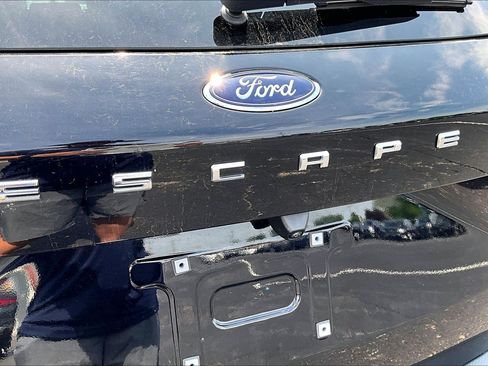 Used 2025 Ford Escape Platinum AWD/4WD image 31