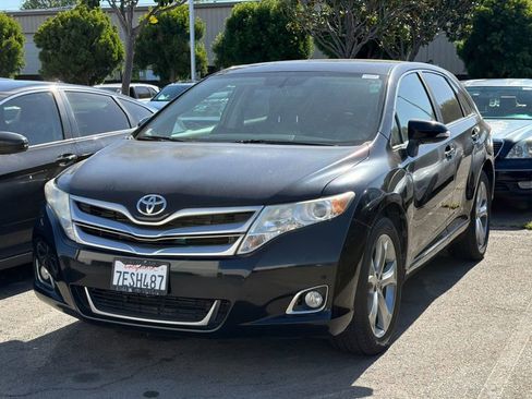 Used 2013 Toyota Venza LE w/ LE Preferred Pkg FWD image 2