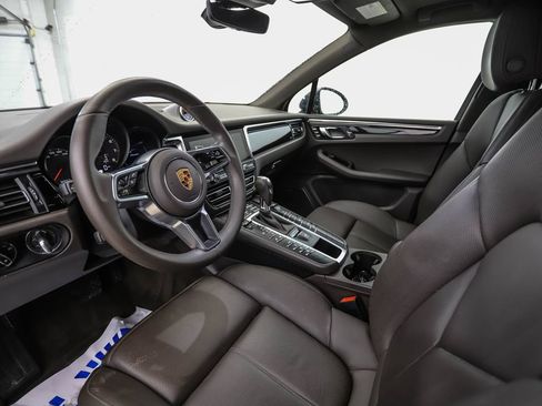Used 2020 Porsche Macan AWD/4WD image 10