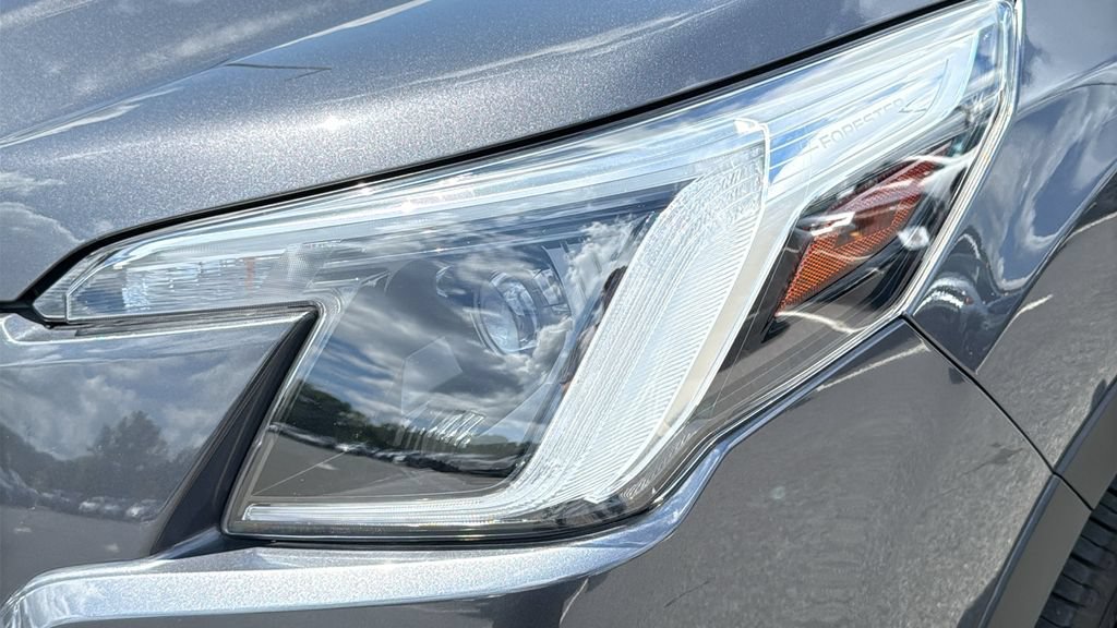 Certified 2022 Subaru Forester Touring AWD/4WD image 7