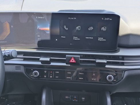 Certified 2026 Kia Sportage LX FWD image 19
