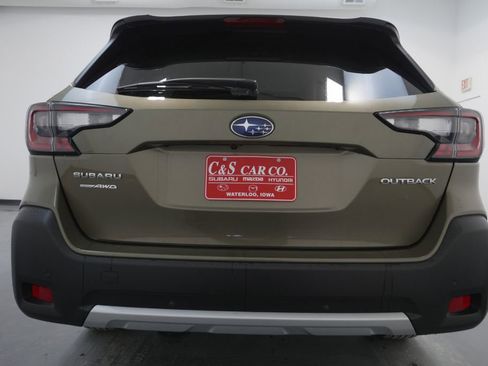 Used 2025 Subaru Outback Limited image 16