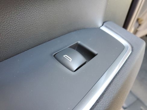 New 2025 GMC Sierra 1500 Elevation image 14