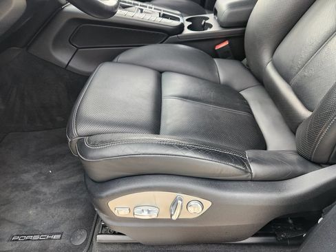 Used 2019 Porsche Macan S AWD/4WD image 25
