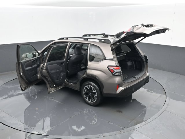 Used 2025 Subaru Forester Premium AWD/4WD image 28