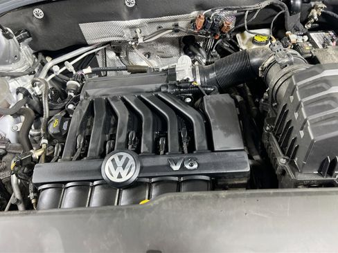 Used 2023 Volkswagen Atlas SEL R-Line image 31