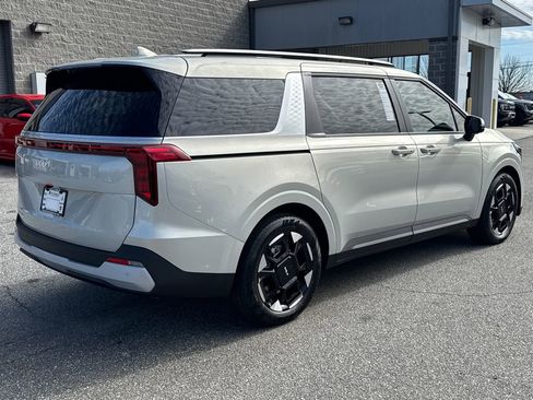 New 2026 Kia Carnival EX image 3