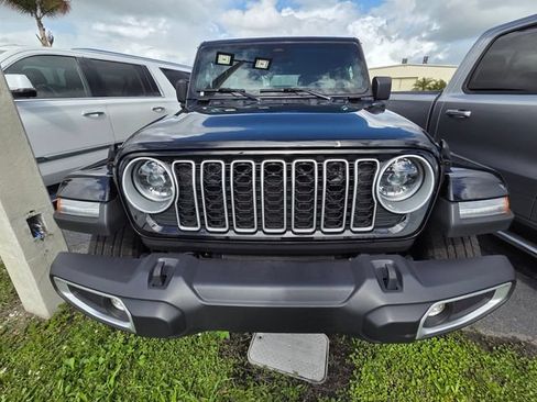 Certified 2025 Jeep Wrangler Unlimited Sahara w/ Safety Group AWD/4WD image 2