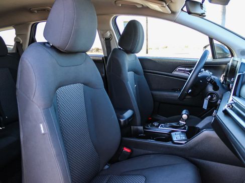 Used 2024 Kia Sportage LX image 16