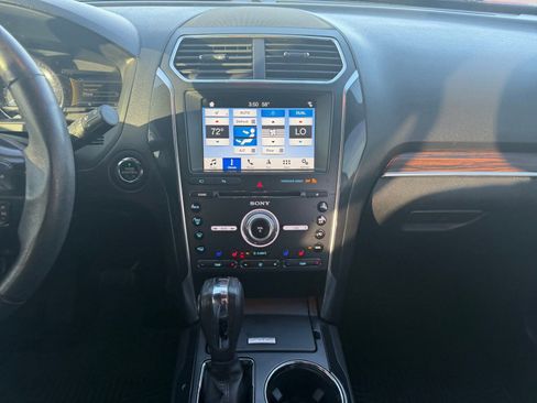 Used 2018 Ford Explorer Limited image 11