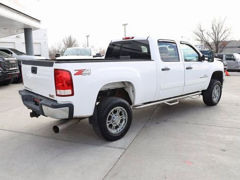Used 2008 GMC Sierra 2500 SLE w/ Z71 Off-Road Package image 6