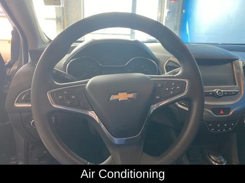 Used 2017 Chevrolet Cruze LT FWD image 6