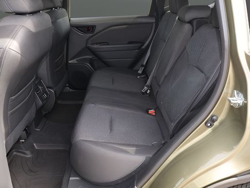 Used 2025 Subaru Forester Premium w/ Convenience Package #1 AWD/4WD image 14