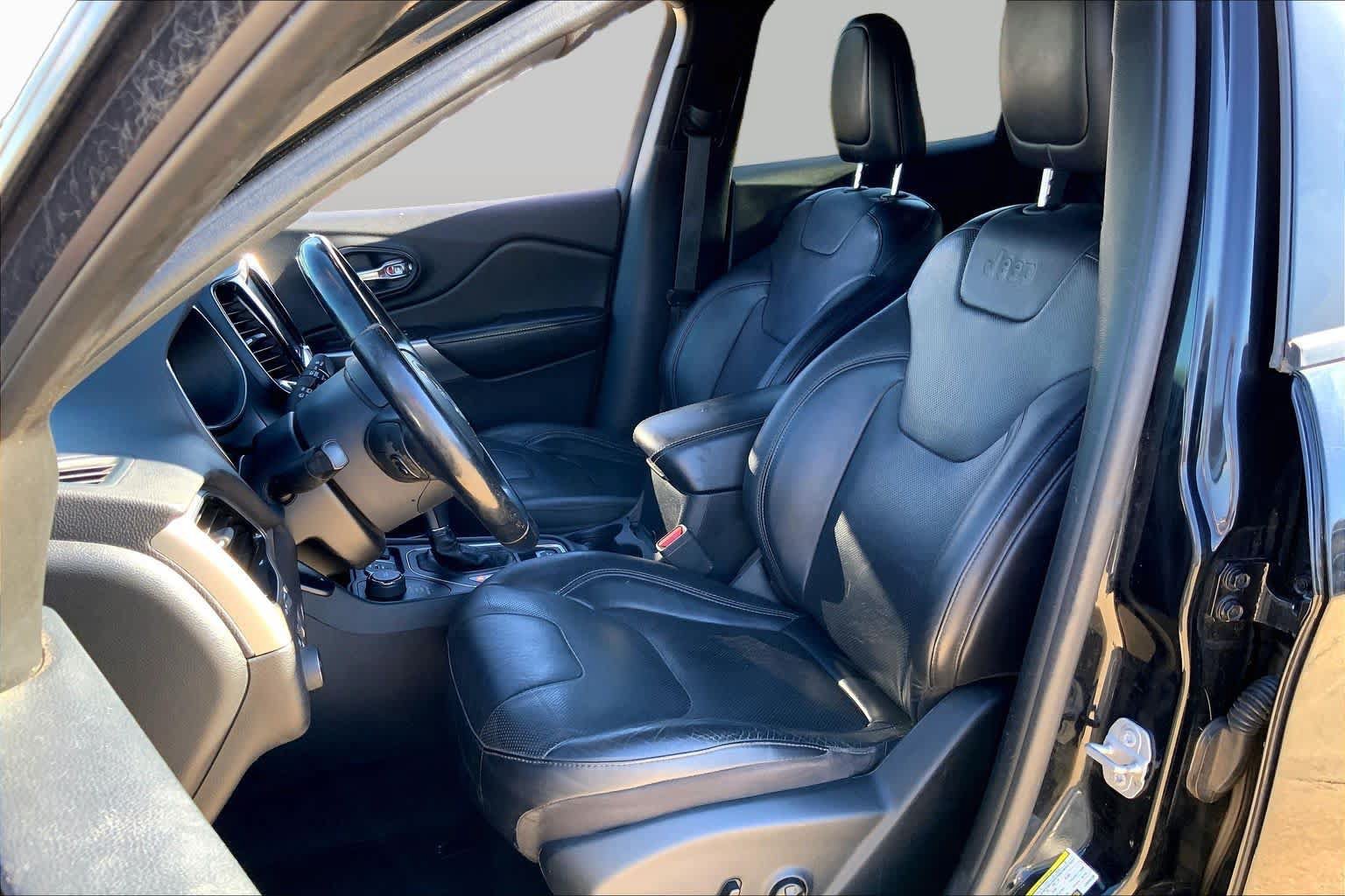 Used 2020 Jeep Cherokee High Altitude AWD/4WD image 8