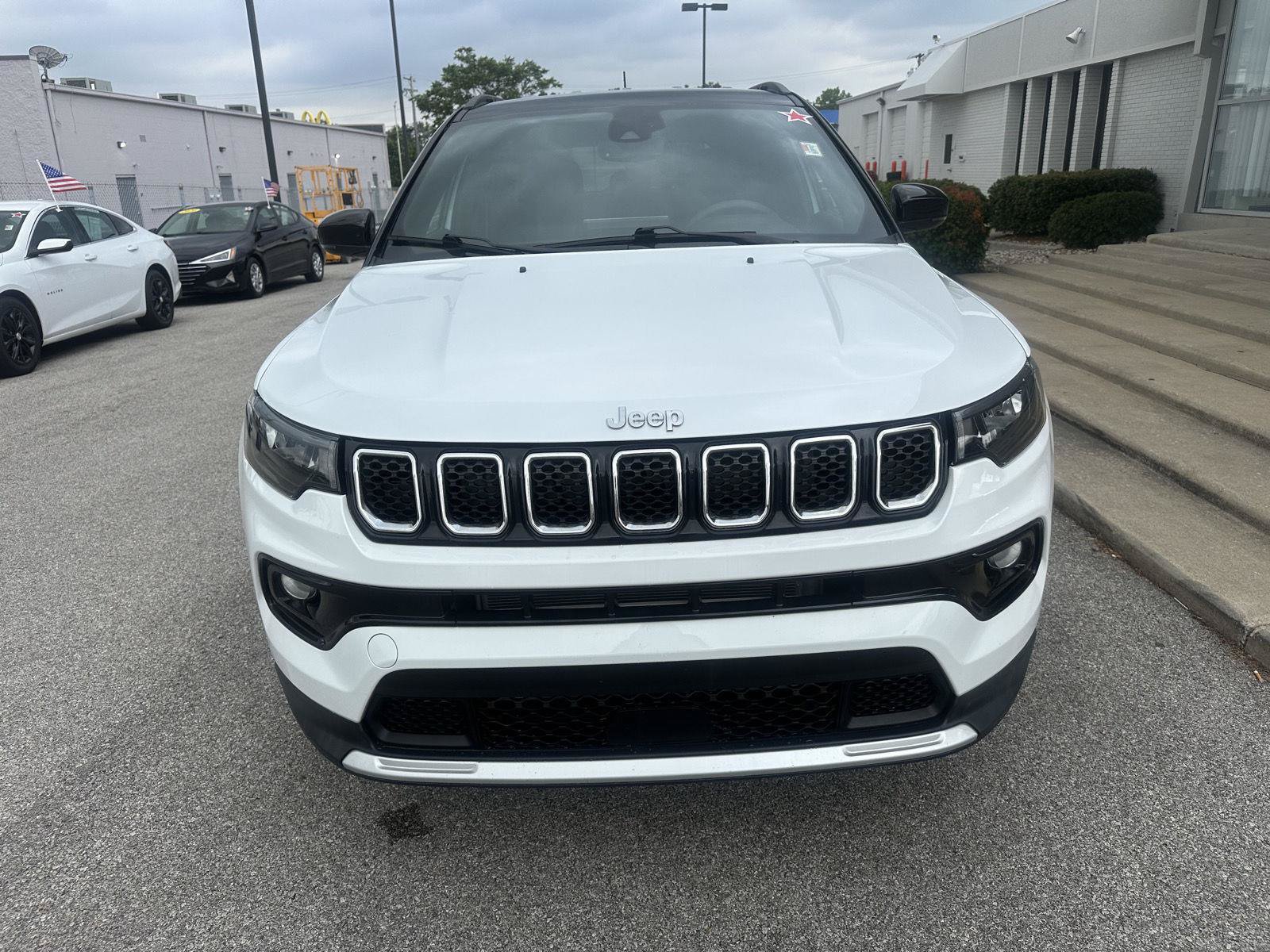 Used 2023 Jeep Compass Limited AWD/4WD image 4