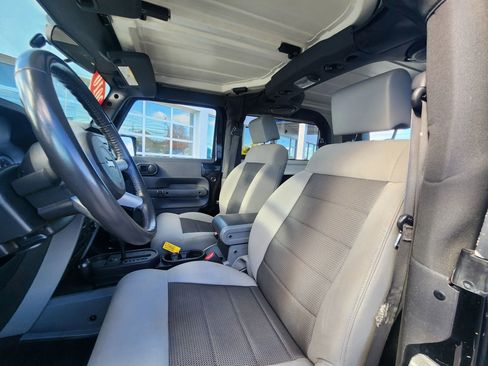 Used 2010 Jeep Wrangler Sahara w/ Dual Top Group image 20