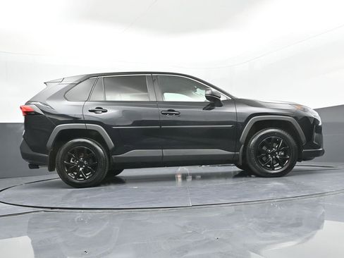 Certified 2022 Toyota RAV4 LE image 37