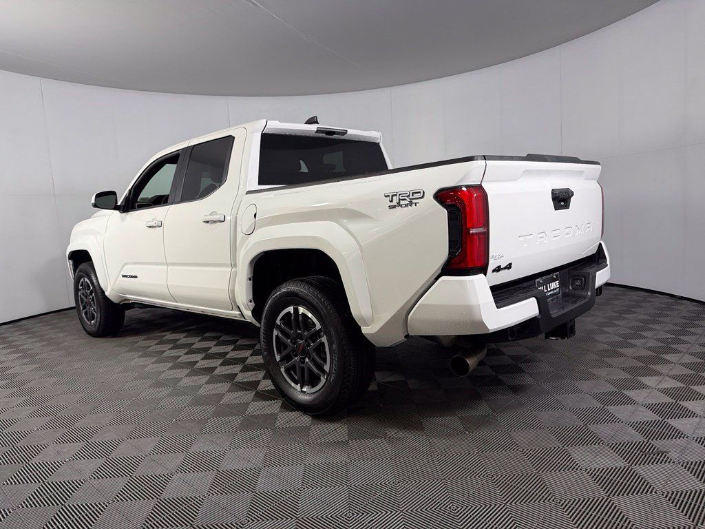 Used 2026 Toyota Tacoma TRD Sport AWD/4WD image 8