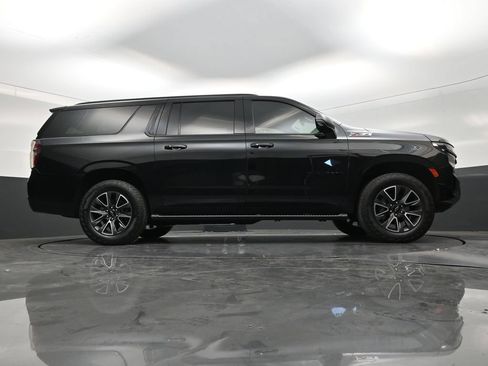 Used 2023 Chevrolet Suburban Z71 w/ Luxury Package AWD/4WD image 25