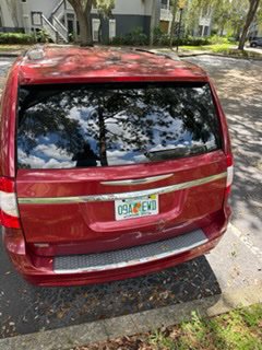 Used 2014 Chrysler Town & Country Touring FWD image 7