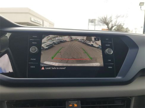 Certified 2023 Volkswagen Taos SE image 24