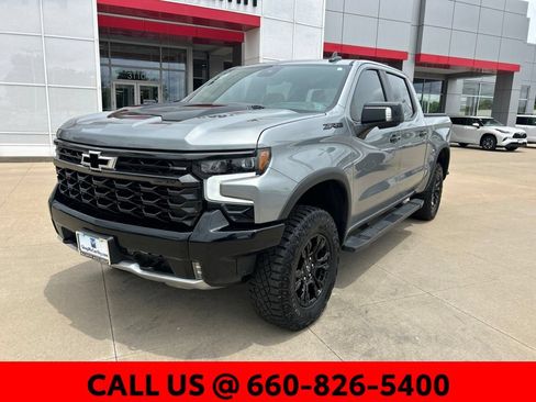 Used 2024 Chevrolet Silverado 1500 ZR2 w/ Technology Package AWD/4WD image 2