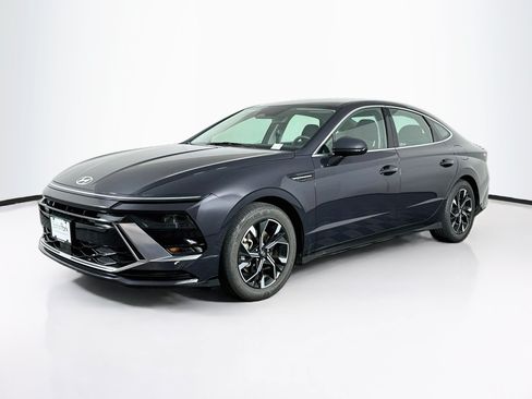 Used 2025 Hyundai Sonata SEL FWD image 3