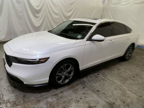 Used 2024 Honda Accord EX image 4