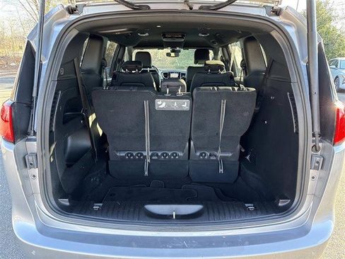 Used 2020 Chrysler Pacifica Touring-L w/ Advanced Safetytec Group image 12