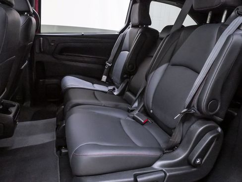 Used 2024 Honda Odyssey Sport image 11