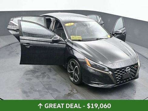 Used 2024 Nissan Altima 2.5 SR image 52