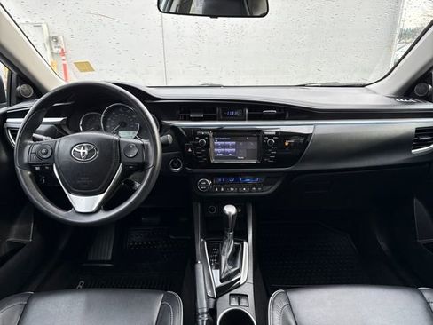 Used 2016 Toyota Corolla LE image 12