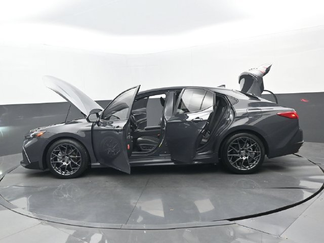 Used 2025 Toyota Camry SE w/ Convenience Package FWD image 32