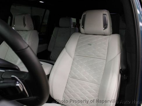 Used 2025 Cadillac Escalade ESV Sport Platinum w/ LPO, ONYX Package image 15