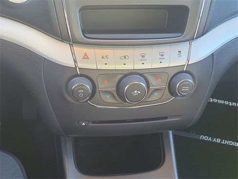 Used 2018 Dodge Journey SE w/ Connectivity Group image 29