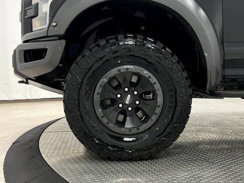 Used 2018 Ford F150 Raptor w/ Equipment Group 802A Luxury AWD/4WD image 40