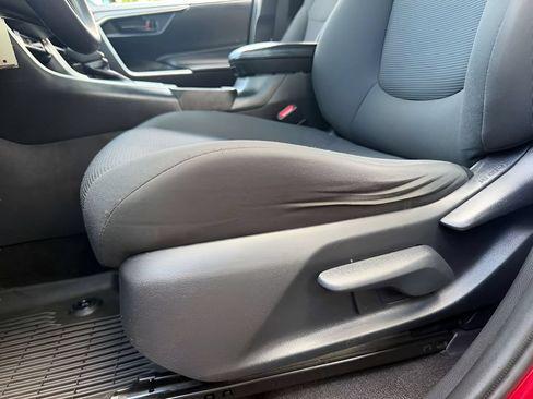 Used 2019 Toyota RAV4 LE w/ All Weather Liner Package AWD/4WD image 21