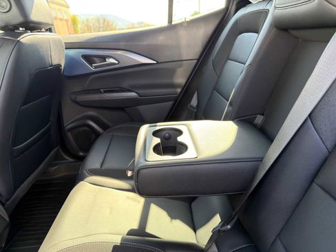 New 2026 Chevrolet Equinox EV LT image 19