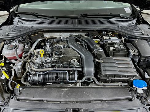 Used 2024 Volkswagen Jetta SE image 31