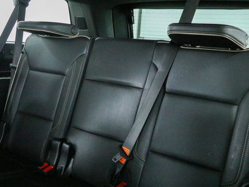 Used 2023 GMC Yukon XL SLT AWD/4WD image 29