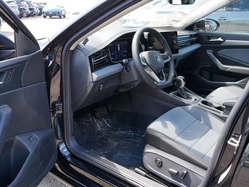 New 2025 Volkswagen Jetta SE image 7