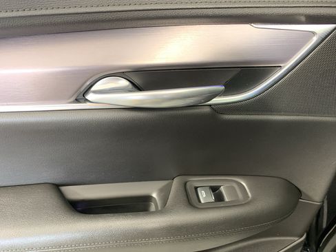 Used 2019 Cadillac XT5 Premium Luxury FWD image 31