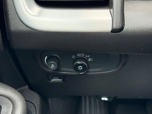 Used 2023 GMC Terrain SLE w/ Driver Convenience Package FWD image 12