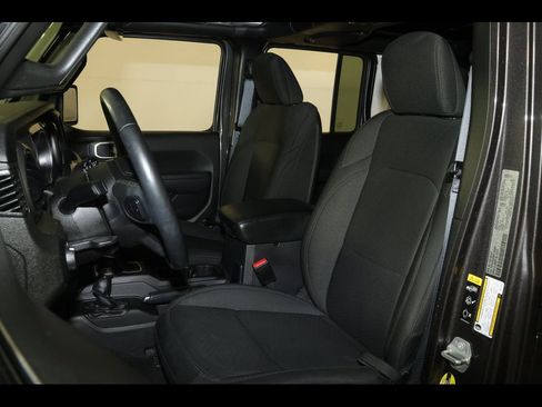 Used 2022 Jeep Wrangler Unlimited Sport w/ Sun And Sound Package image 20