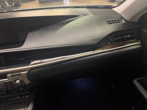 Used 2016 Lexus ES 350 w/ Premium Package w/Wood Trim FWD image 23
