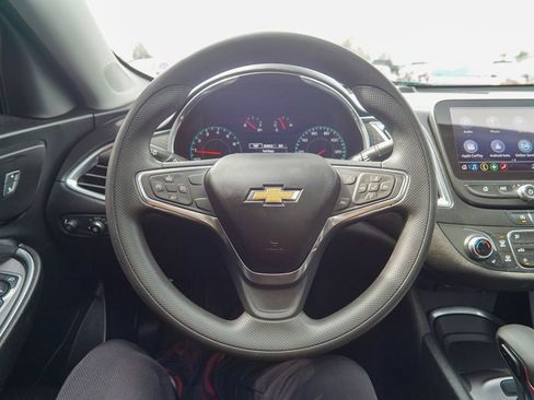 Used 2021 Chevrolet Malibu LT image 19